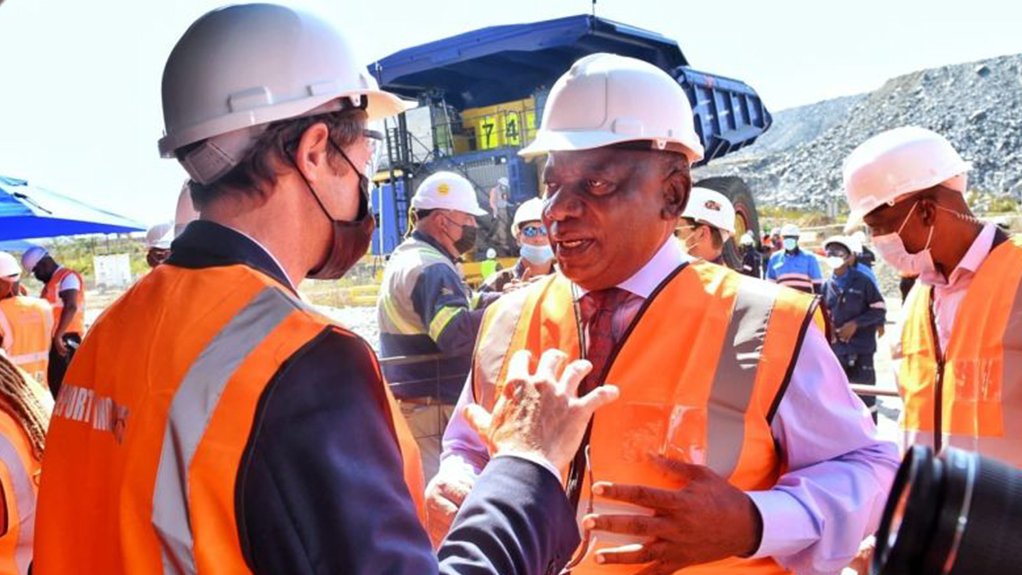 Cyril Ramaphosa launches nuGen hydrogen haul truck (Mining Weekly)
